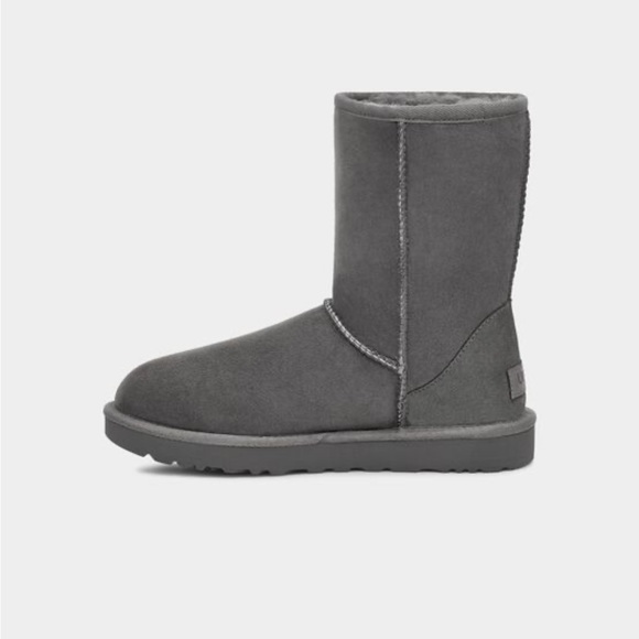 Ugg Classic Short II in gray - Picture 2 of 16